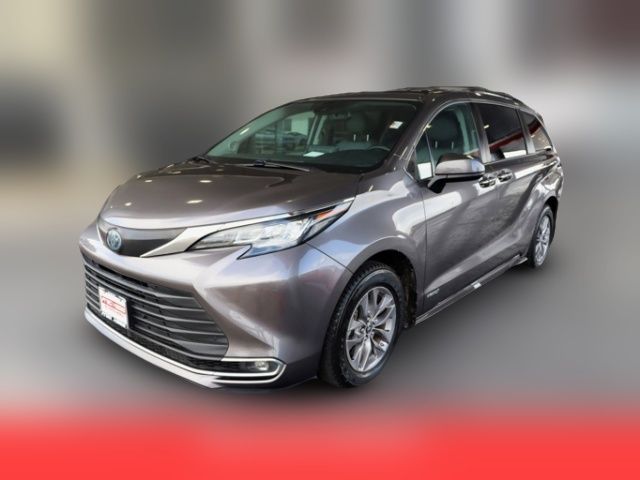 2021 Toyota Sienna XLE