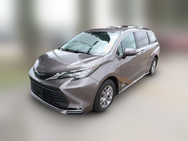 2021 Toyota Sienna XLE