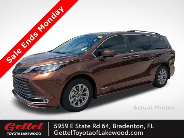 2021 Toyota Sienna XLE