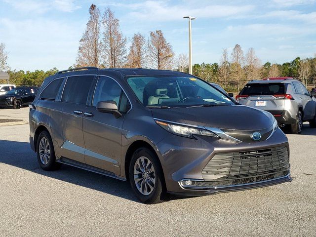 2021 Toyota Sienna XLE