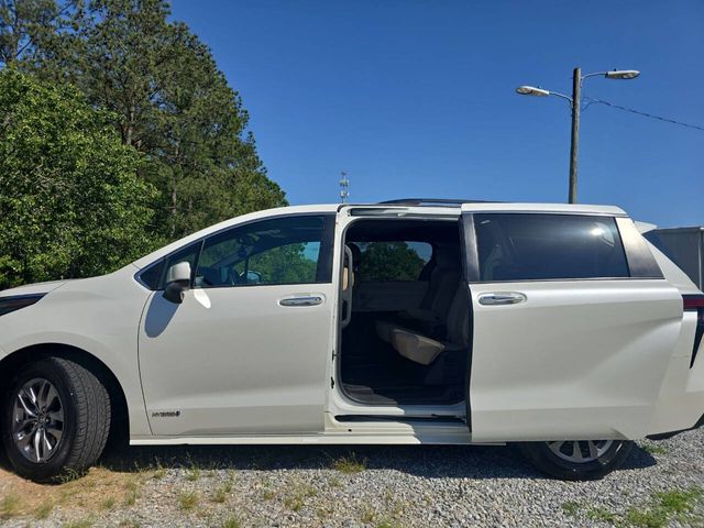 2021 Toyota Sienna XLE