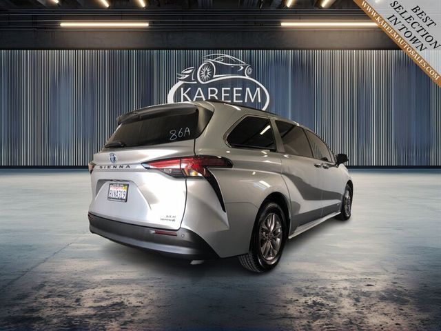 2021 Toyota Sienna XLE