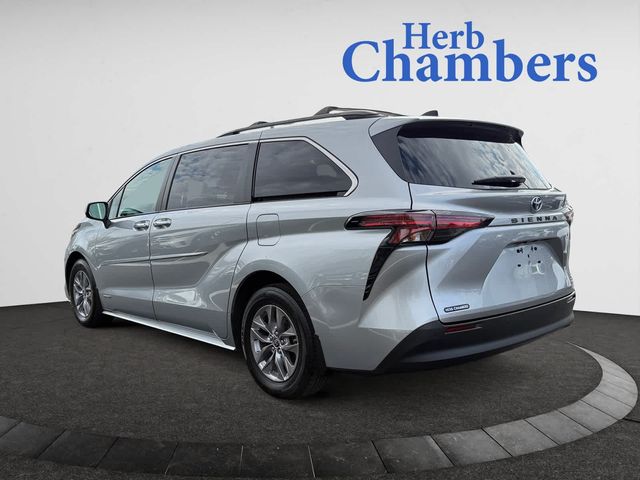 2021 Toyota Sienna XLE