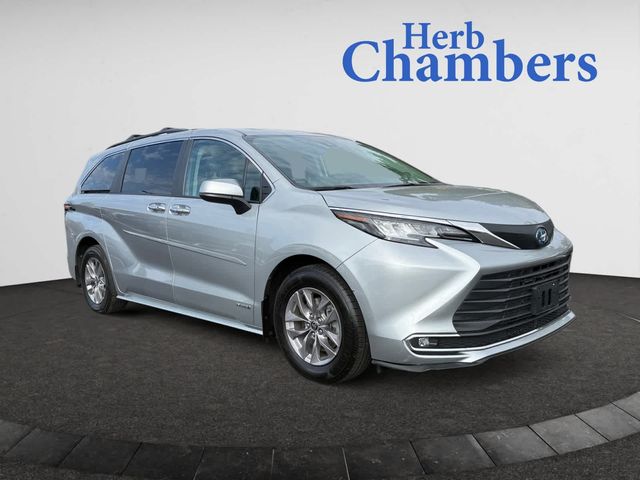 2021 Toyota Sienna XLE