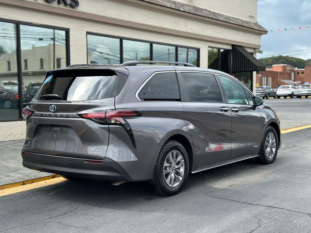 2021 Toyota Sienna XLE