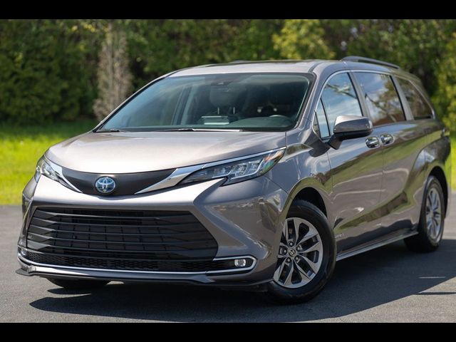 2021 Toyota Sienna XLE