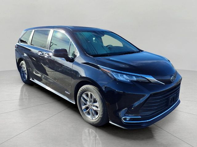 2021 Toyota Sienna XLE