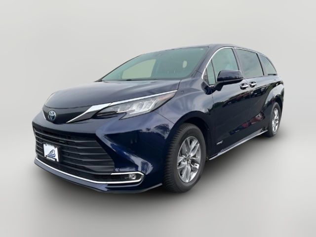 2021 Toyota Sienna XLE