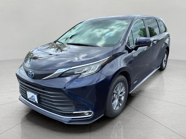 2021 Toyota Sienna XLE