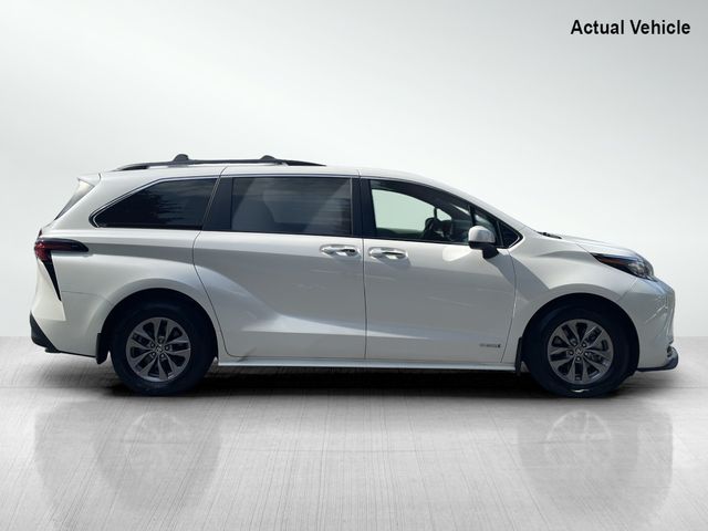 2021 Toyota Sienna XLE