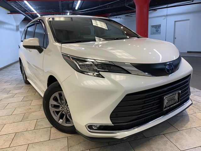 2021 Toyota Sienna XLE