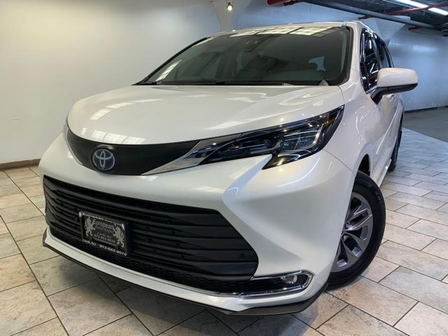 2021 Toyota Sienna XLE