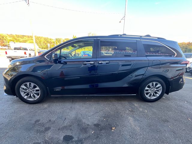 2021 Toyota Sienna XLE