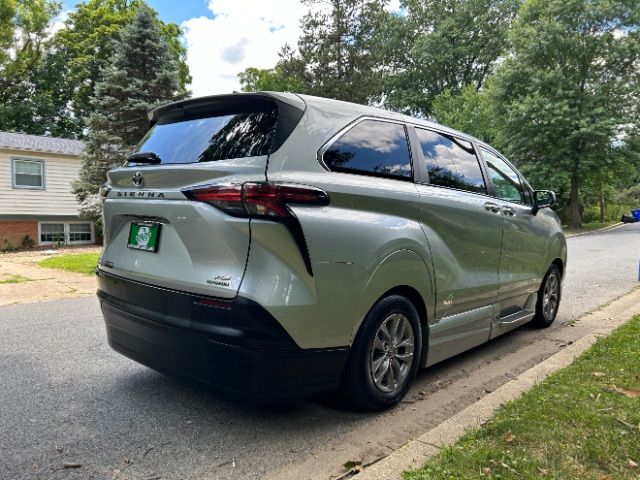 2021 Toyota Sienna XLE