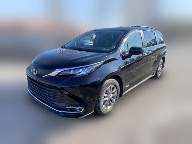 2021 Toyota Sienna XLE