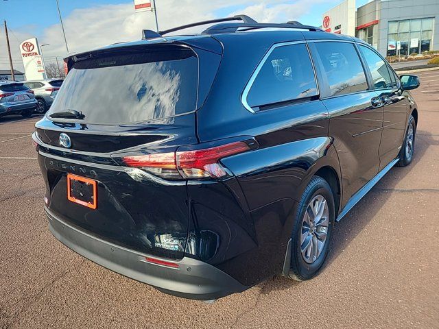 2021 Toyota Sienna XLE