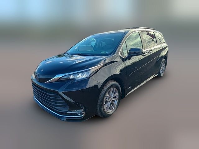 2021 Toyota Sienna XLE