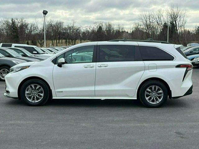 2021 Toyota Sienna XLE