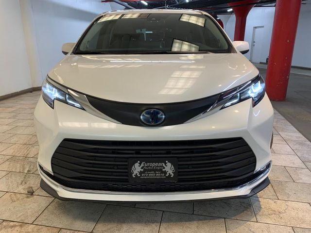 2021 Toyota Sienna XLE