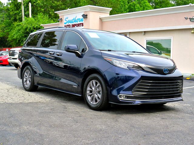 2021 Toyota Sienna XLE