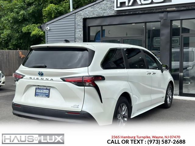 2021 Toyota Sienna XLE