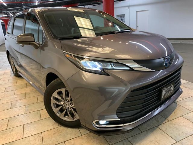 2021 Toyota Sienna XLE