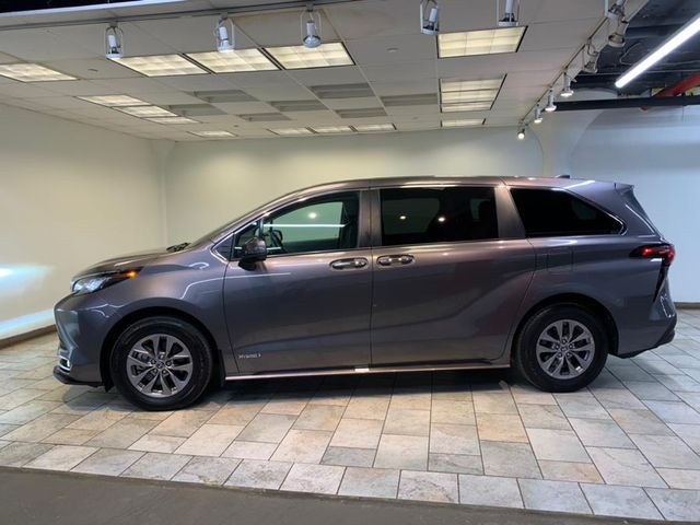 2021 Toyota Sienna XLE