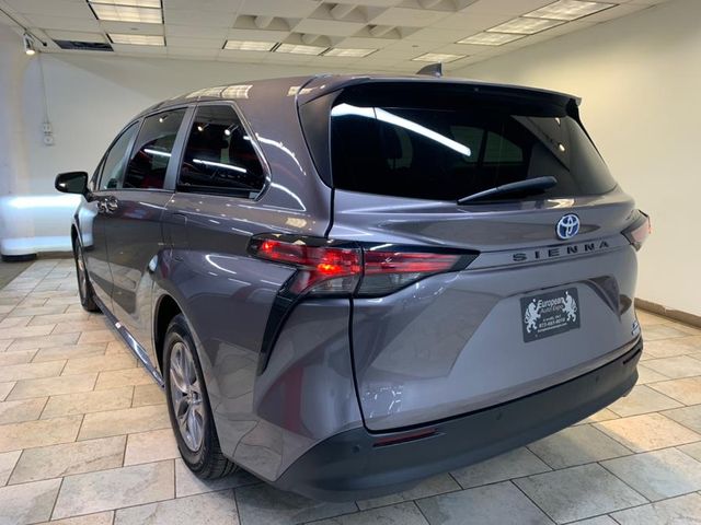 2021 Toyota Sienna XLE