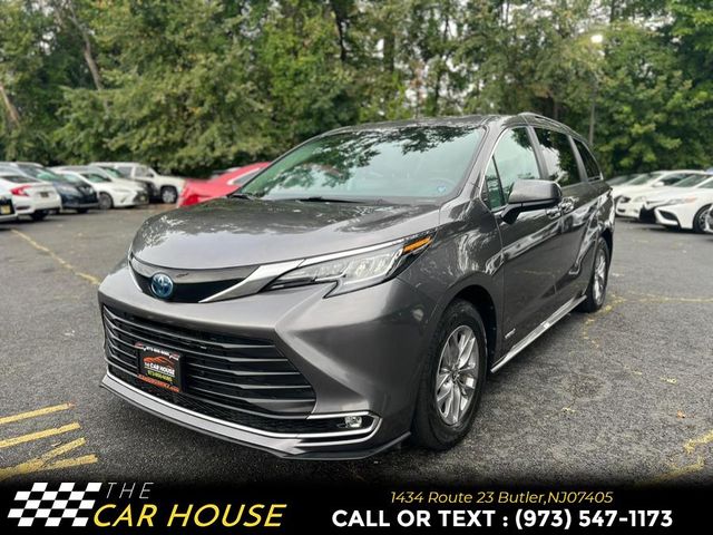 2021 Toyota Sienna XLE