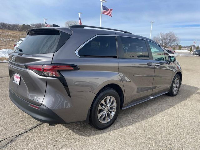 2021 Toyota Sienna XLE