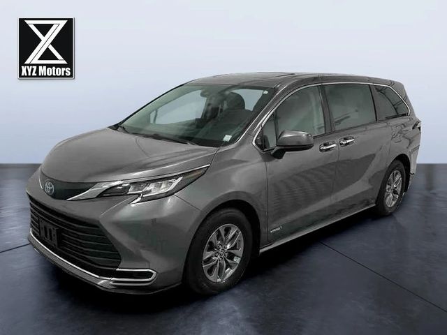 2021 Toyota Sienna XLE