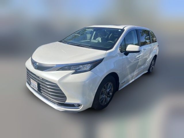 2021 Toyota Sienna XLE