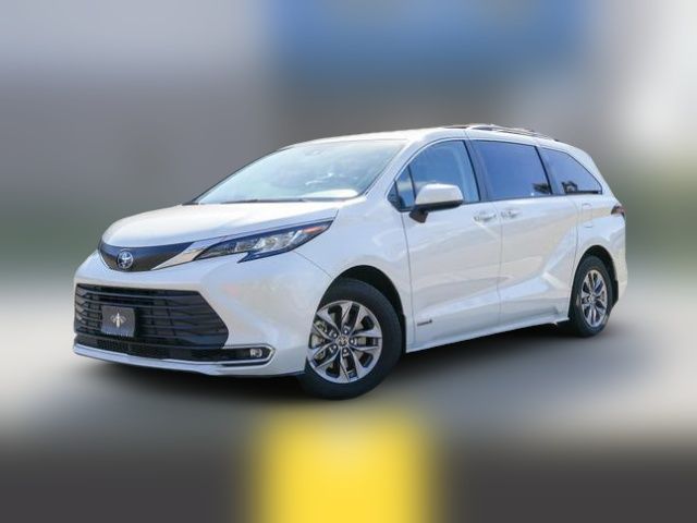 2021 Toyota Sienna XLE