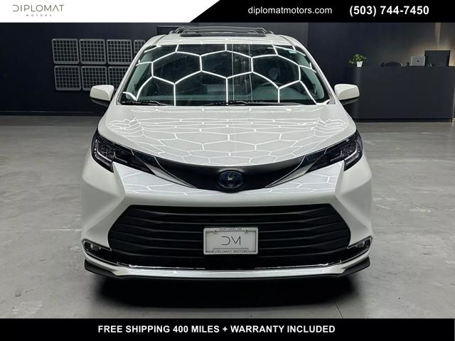 2021 Toyota Sienna XLE