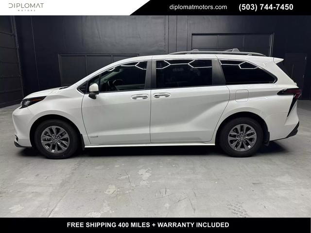 2021 Toyota Sienna XLE