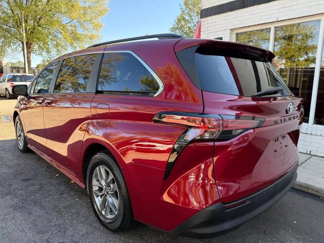 2021 Toyota Sienna XLE