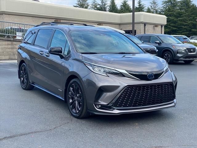 2021 Toyota Sienna XSE