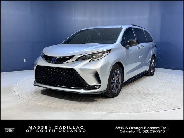 2021 Toyota Sienna XSE