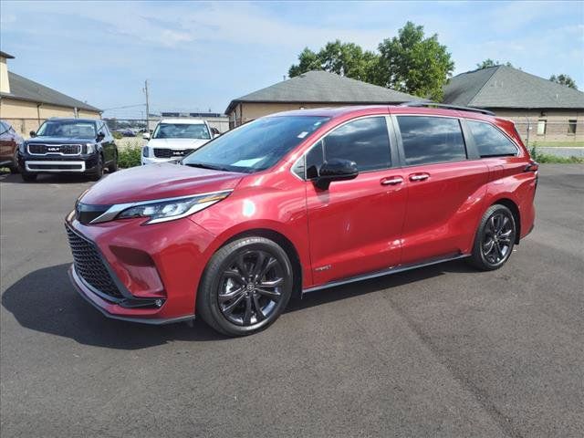 2021 Toyota Sienna XSE