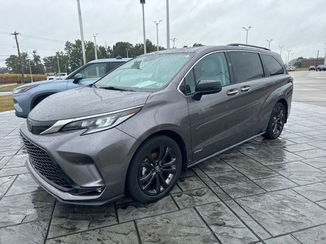 2021 Toyota Sienna XSE