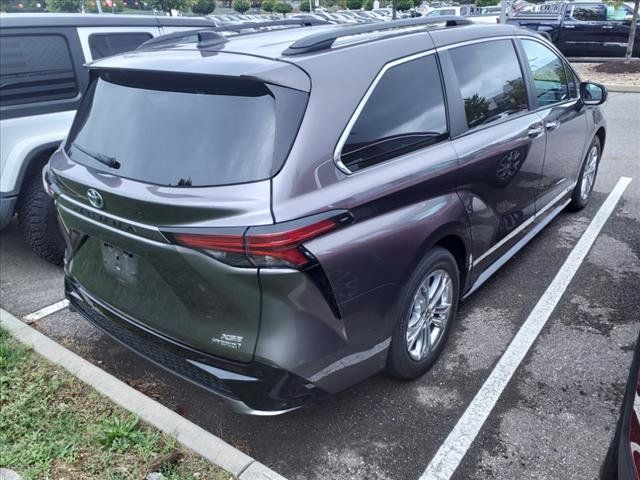 2021 Toyota Sienna XSE