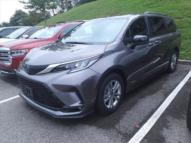 2021 Toyota Sienna XSE