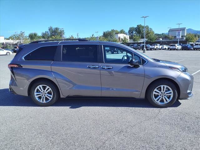 2021 Toyota Sienna XSE