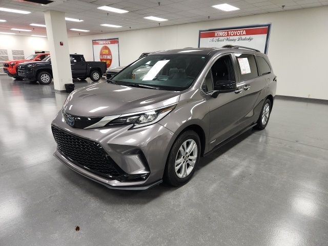 2021 Toyota Sienna XSE