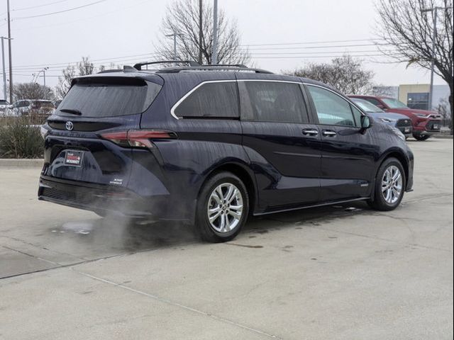 2021 Toyota Sienna XSE