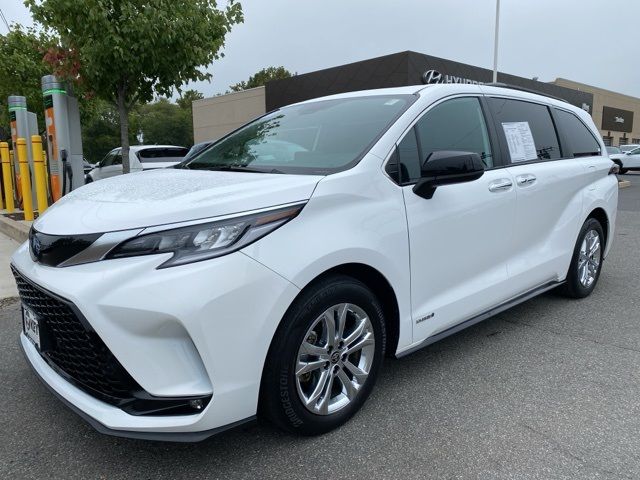 2021 Toyota Sienna XSE