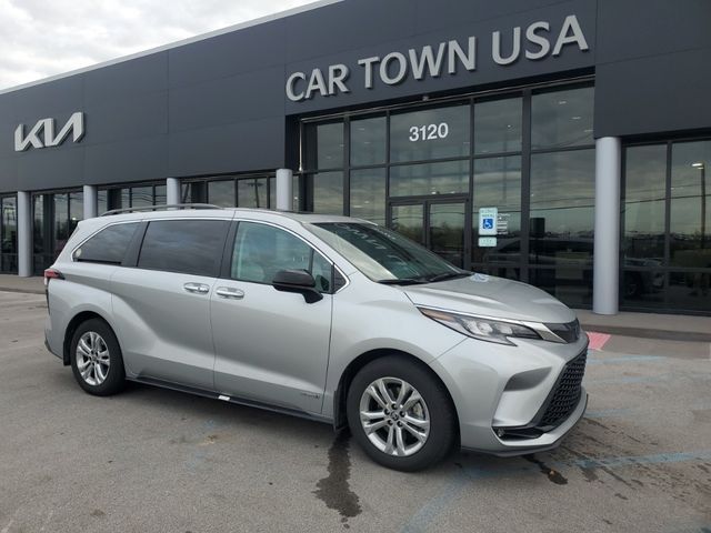 2021 Toyota Sienna XSE