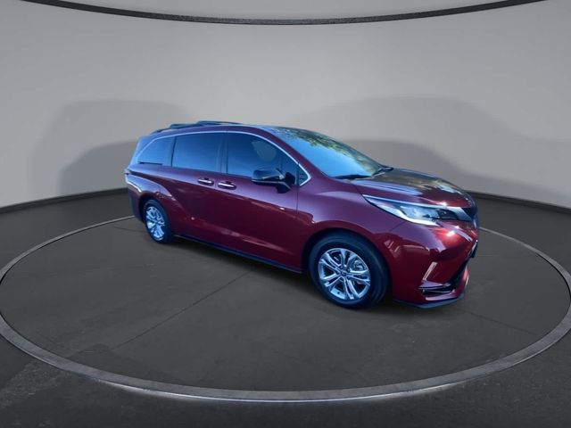 2021 Toyota Sienna XSE