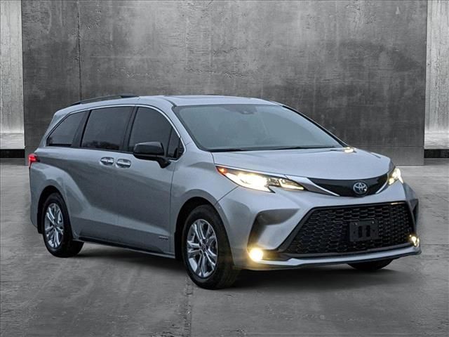 2021 Toyota Sienna XSE