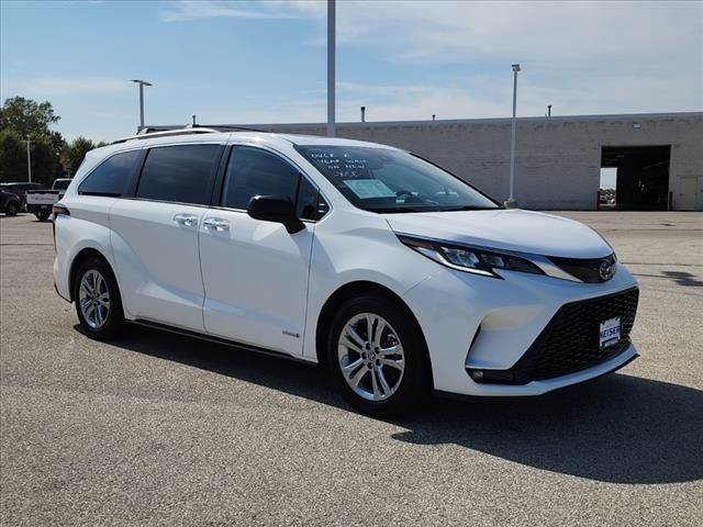 2021 Toyota Sienna XSE